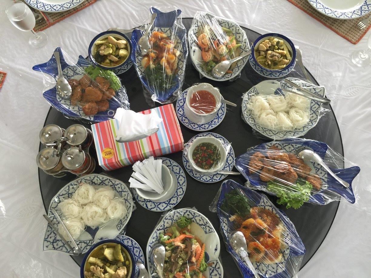 ภัตตาหารถวายพระ